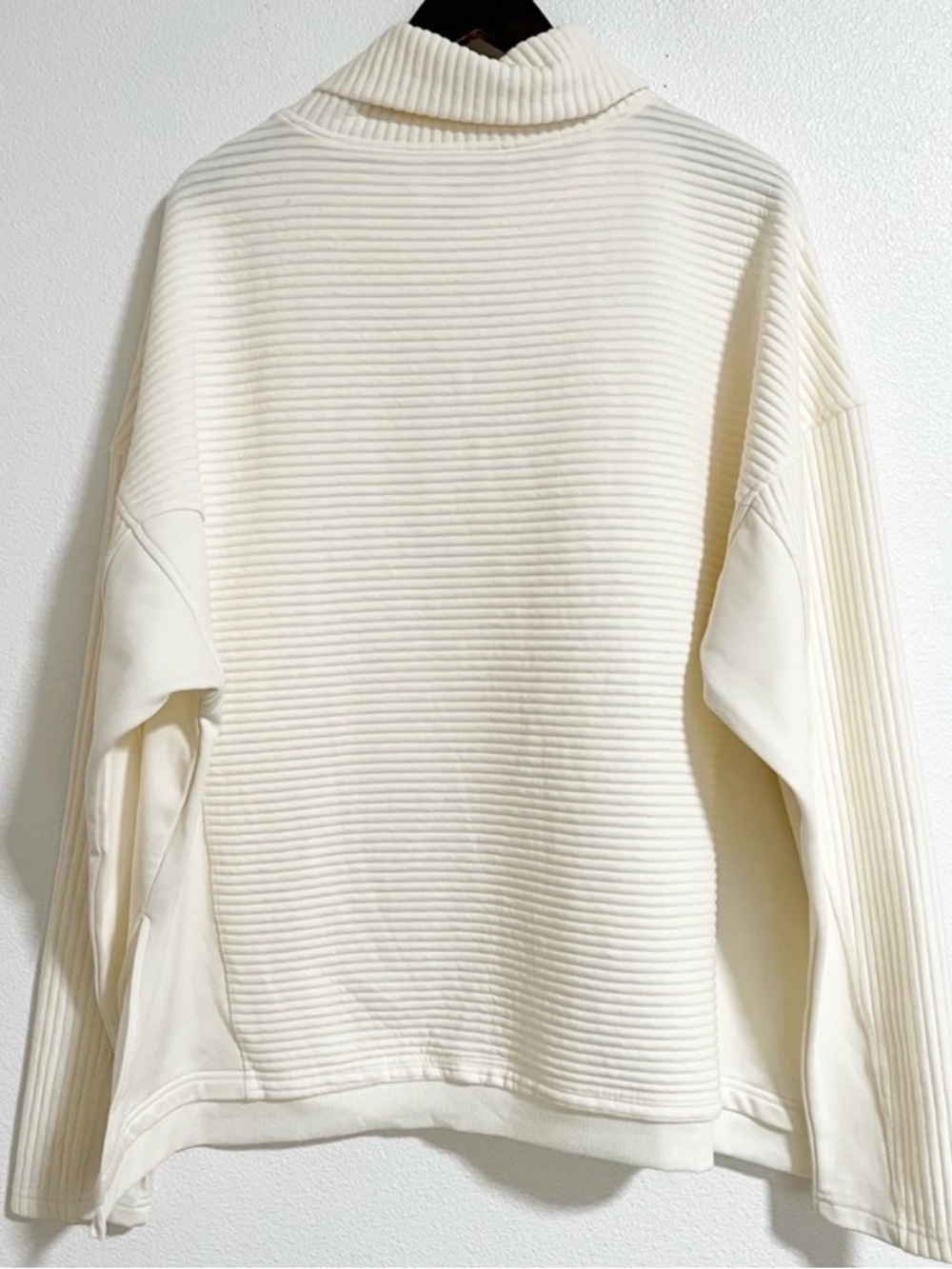 Tahari Sport Ribbed Pullover Sweatshirt - Picture 2 of 5